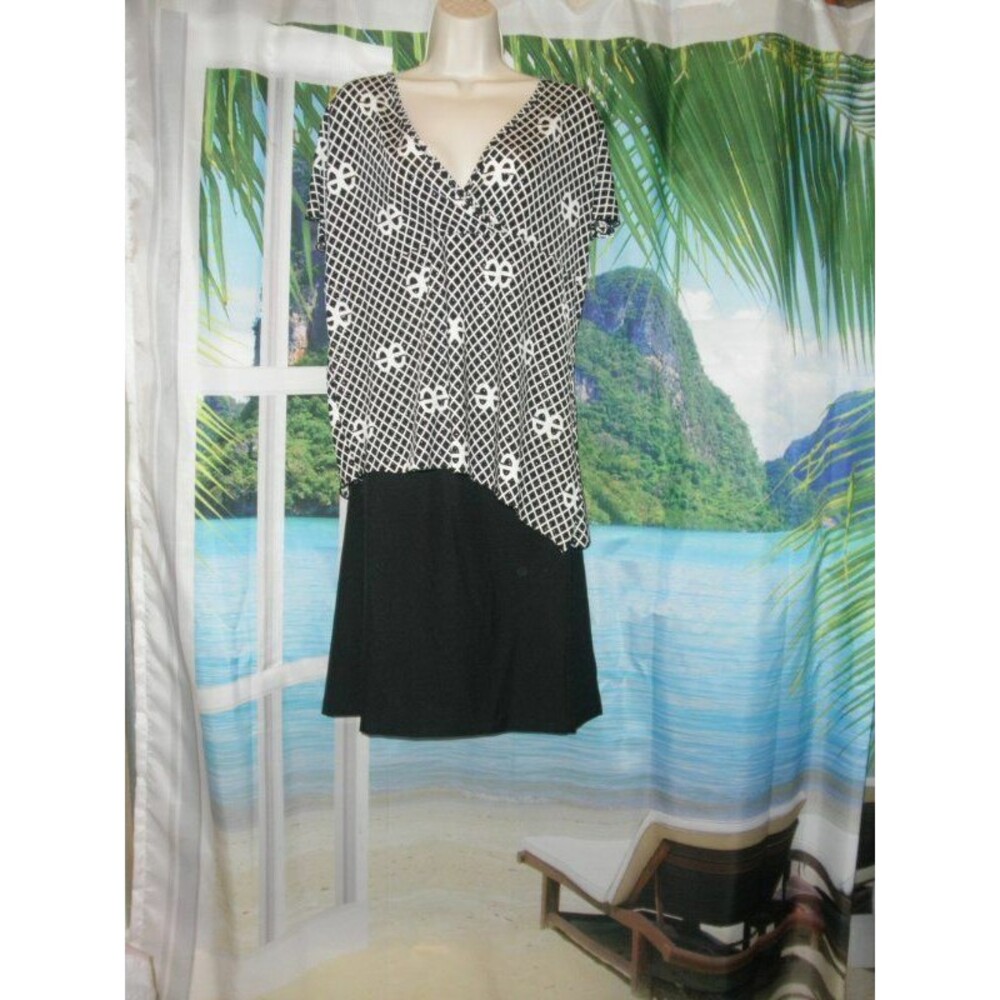 NEW (NO TAGS) by CLUB SODA, BLACK WHITE SPARKLES V-NECK BLOUSE, TOP PLUS SIZE 2X